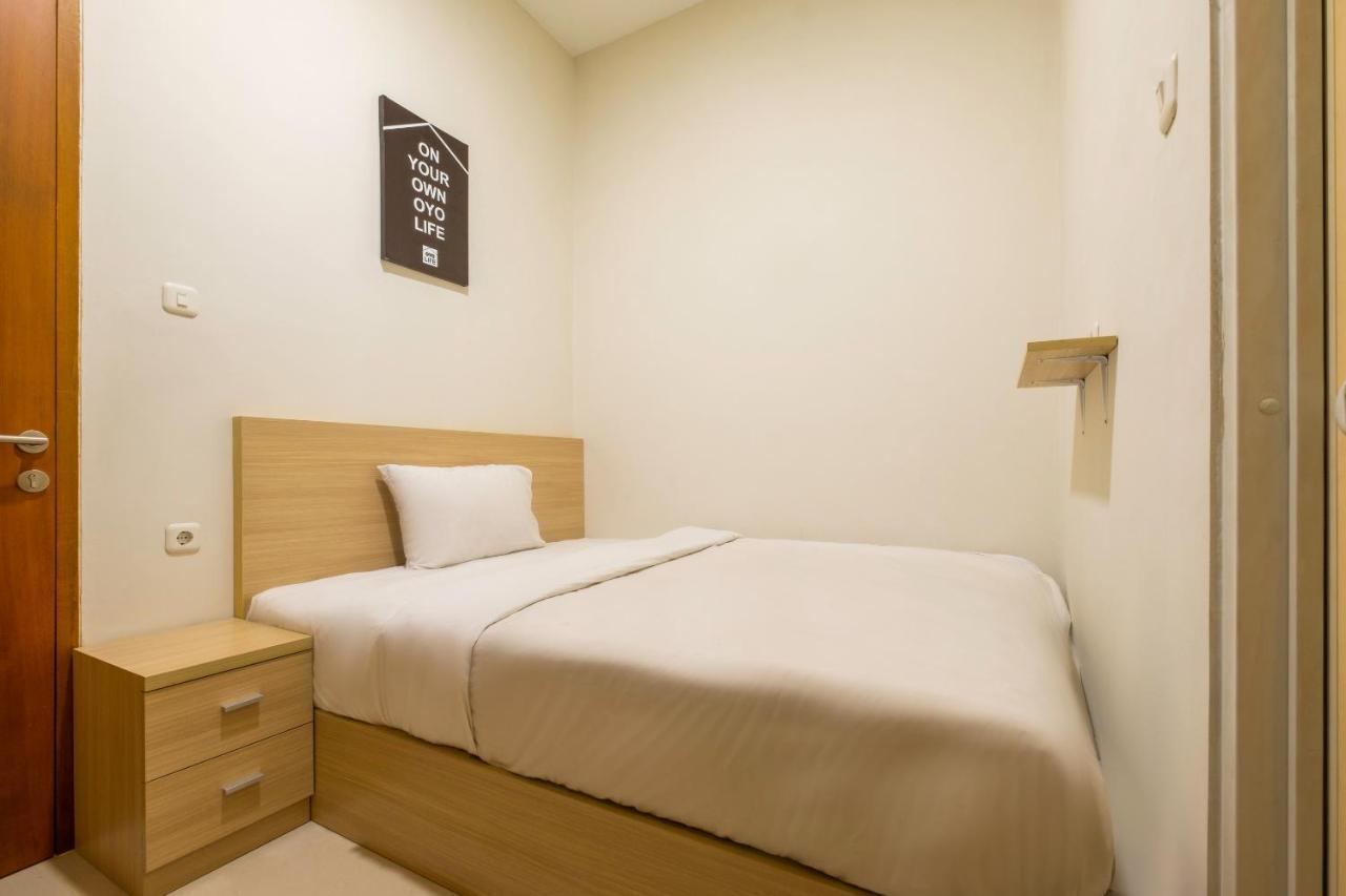 Oyo Life 2673 Rosewood Residence Karawang Kültér fotó